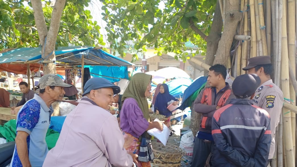 Agar Pilkada Aman, Polisi Gelar Sosialisasi di Pasar Umum Gerung