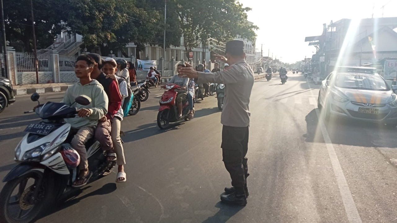 Kepolisian Kediri Lakukan Rawan Sore untuk Atasi Kemacetan (4)