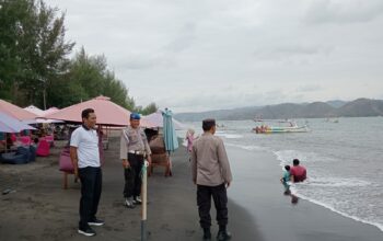 Patroli KRYD Polsek Lembar Jaga Keamanan Pantai Cemare