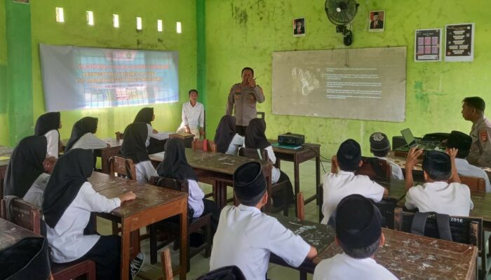 Polres Lombok Barat Ajak Santri Jaga Kamtibmas Jelang Pemilukada 2024