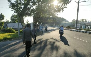 Polsek Kuripan Turun Langsung, Urai Kemacetan di Simpang 3 Sedayu