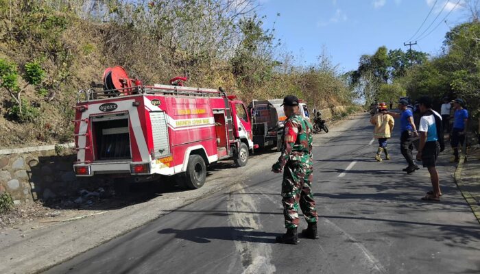 Puntung Rokok Picu Kebakaran Lahan di Lombok Barat, Warga dan Petugas Berjibaku Padamkan Api