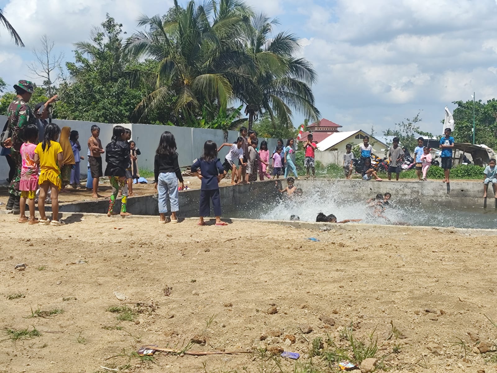 Rebo Bontong di Labuapi Tradisi Mandi Safar Meriah dan Aman