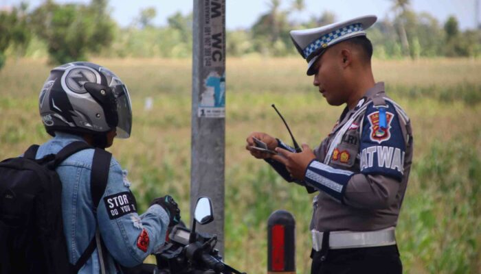 Polres Lombok Barat Gelar Operasi Zebra Rinjani 2024 untuk Edukasi Pengendara