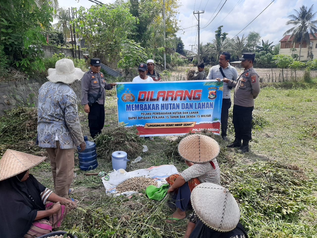 Polsek Labuapi Gelar Patroli Cegah Kebakaran Hutan Masyarakat Dilibatkan!