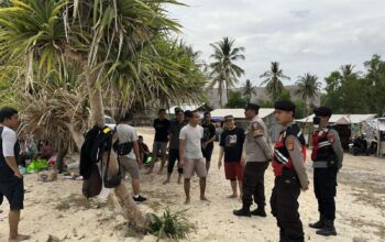 Polsek Sekotong Gelar Patroli Rutin di Pantai Elak-Elak untuk Keamanan Wisatawan