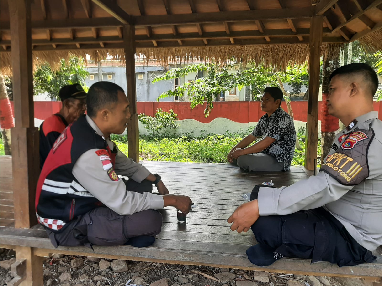 Ciptakan Suasana Damai Cooling Sistem Polsek Sekotong Hadir Jelang Pilkada