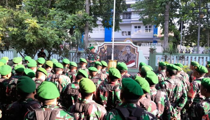 Semangat Disiplin TNI pada Upacara Senin di Makodim Mataram