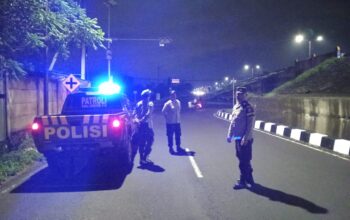 Patroli Polsek Gerung di Bypass Lombok Barat, Jaga Keamanan Malam Hari