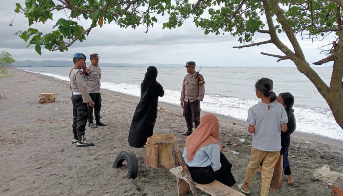 Polisi Jaga Kamtibmas: Patroli Rutin di Lokasi Wisata Lombok Barat