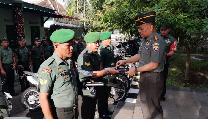 Dukung Operasional, Dandim Mataram Serahkan Kendaraan Baru