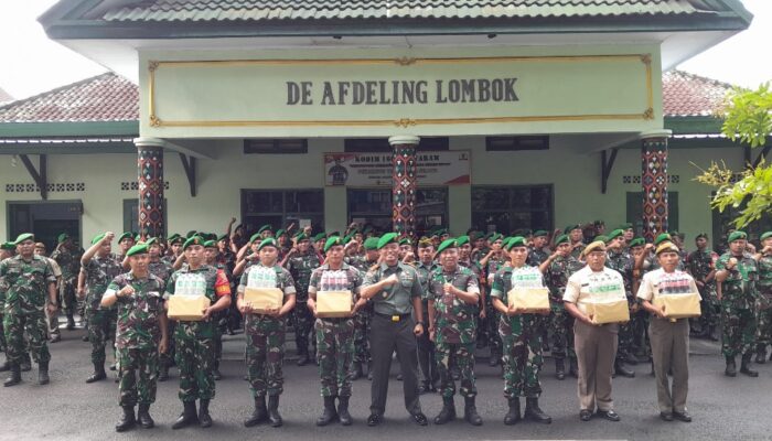 Semangat Kebersamaan! Kodim 1606/Mataram Gelar Apel dan Penyerahan Bingkisan