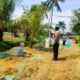 Lombok Barat, NTB – Kapolsek Kediri, AKP Jahyadi Sibawaih, S.H., memimpin langsung kegiatan ibadah Salat Tarawih keliling bersama personel Polsek Kediri di Masjid Kembar Menara Tunggal, Desa Banyumulek, Kecamatan Kediri, Kabupaten Lombok Barat, pada Selasa malam (25/3/2025). Kegiatan ini merupakan bagian dari program Polres Lombok Barat dalam rangka mempererat sinergi antara Polri dan masyarakat menyambut datangnya Bulan Suci Ramadhan 1446 Hijriyah. Kegiatan ibadah yang dimulai pukul 20.00 WITA ini diawali dengan Salat Isya berjamaah, yang kemudian dilanjutkan dengan Salat Tarawih yang dipimpin oleh Ustaz Hardian. Kehadiran anggota kepolisian di tengah-tengah masyarakat ini bertujuan untuk memberikan rasa aman dan nyaman bagi umat Islam yang sedang menjalankan ibadah puasa. Meningkatkan Keamanan dan Kenyamanan Masyarakat Ditemui usai kegiatan, Kapolsek Kediri, AKP Jahyadi Sibawaih, S.H., menyampaikan bahwa kegiatan Tarawih keliling ini merupakan wujud nyata kehadiran Polri di tengah masyarakat, khususnya dalam momen penting seperti Bulan Ramadhan. “Kami dari Polsek Kediri bersama Polres Lombok Barat memiliki program untuk melaksanakan Tarawih keliling di berbagai masjid di wilayah hukum kami. Malam ini, kami berkesempatan untuk melaksanakan ibadah di Masjid Kembar Menara Tunggal Banyumulek. Tujuan utama kami adalah untuk mendekatkan diri dengan masyarakat, memberikan rasa aman dan nyaman saat mereka beribadah, serta mempererat tali silaturahmi,” ujar AKP Jahyadi. Program Sinergi Polri dan Masyarakat Lebih lanjut, AKP Jahyadi menjelaskan bahwa kegiatan ini merupakan implementasi dari program Polres Lombok Barat yang menekankan pentingnya sinergi antara Polri dan masyarakat. Menurutnya, keamanan dan ketertiban masyarakat tidak dapat terwujud tanpa adanya dukungan dan kerjasama yang baik dari seluruh elemen masyarakat. “Kami berharap dengan kehadiran kami di sini, masyarakat merasa lebih tenang dan khusyuk dalam menjalankan ibadah. Selain itu, ini juga menjadi sarana bagi kami untuk mendengar langsung aspirasi dan keluhan dari masyarakat terkait keamanan dan ketertiban di lingkungan mereka,” imbuhnya. Respon Positif dari Masyarakat Kegiatan Tarawih keliling yang dilaksanakan oleh Kapolsek Kediri dan personel Polsek Kediri ini mendapatkan respon positif dari masyarakat Desa Banyumulek. Mereka merasa senang dan mengapresiasi kehadiran pihak kepolisian yang turut serta dalam kegiatan keagamaan. Ustaz Hardian, imam Salat Tarawih pada malam itu, menyampaikan rasa terima kasihnya atas kehadiran Kapolsek dan jajaran Polsek Kediri. Menurutnya, kehadiran polisi dalam kegiatan ibadah ini memberikan dampak positif bagi masyarakat. “Kami sangat berterima kasih atas kehadiran Bapak Kapolsek dan anggota polisi lainnya. Ini menunjukkan bahwa polisi tidak hanya bertugas menjaga keamanan, tetapi juga peduli terhadap kegiatan keagamaan masyarakat. Kami merasa lebih aman dan nyaman dalam menjalankan ibadah,” kata Ustaz Hardian. Kegiatan ibadah Salat Tarawih keliling di Masjid Kembar Menara Tunggal Desa Banyumulek ini berjalan dengan aman dan lancar hingga berakhir pada pukul 21.05 WITA. Diharapkan, kegiatan serupa dapat terus dilaksanakan untuk mempererat hubungan antara Polri dan masyarakat serta menciptakan suasana yang kondusif selama Bulan Suci Ramadhan.