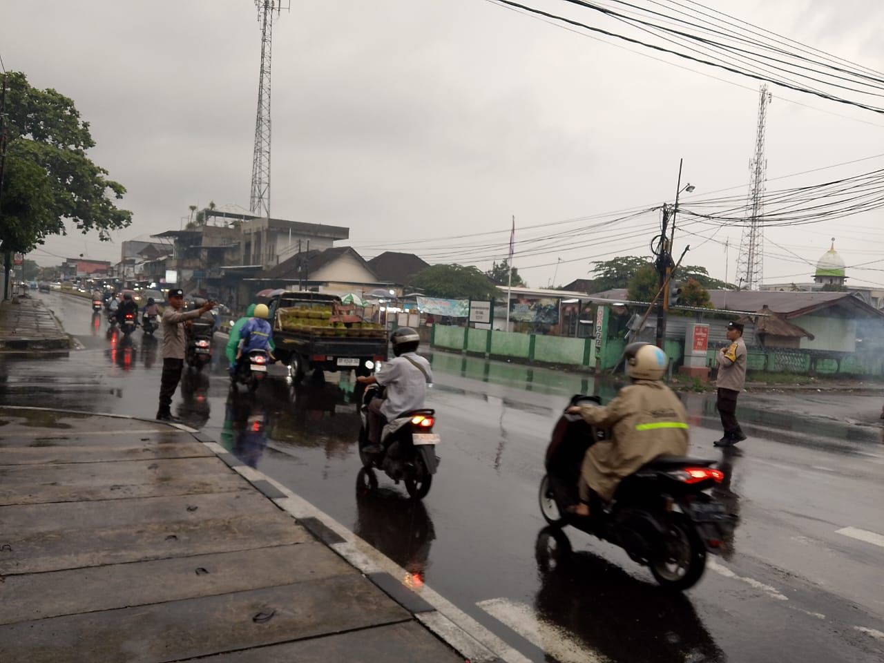 Aman & Nyaman! Polisi Kediri Kawal Ngabuburit Ramadan