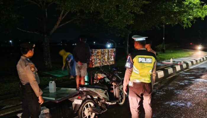 Operasi Ketupat 2025: Patroli Malam di Gerung Gencarkan Antisipasi Balap Liar