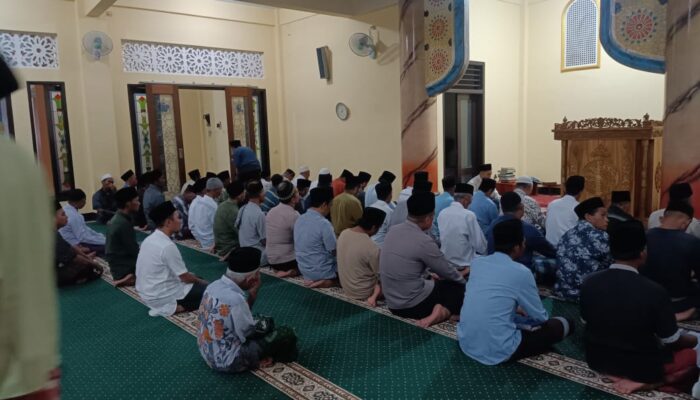 Tarawih Keliling Kapolsek Kediri: Sinergi Polri dan Warga Sambut Ramadhan