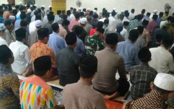 Kapolsek Kediri Pimpin Tarawih Keliling, Jaga Keamanan dan Kenyamanan Warga