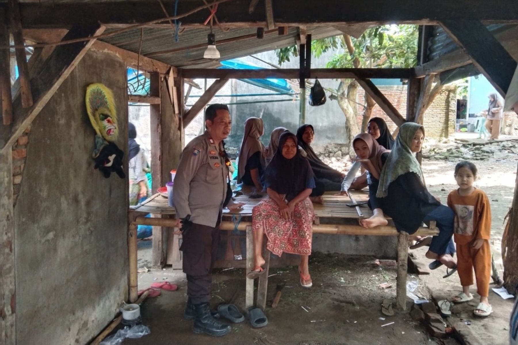 Bhabinkamtibmas Batulayar Proaktif Sosialisasi Ketahanan Pangan di Dusun Batubolong