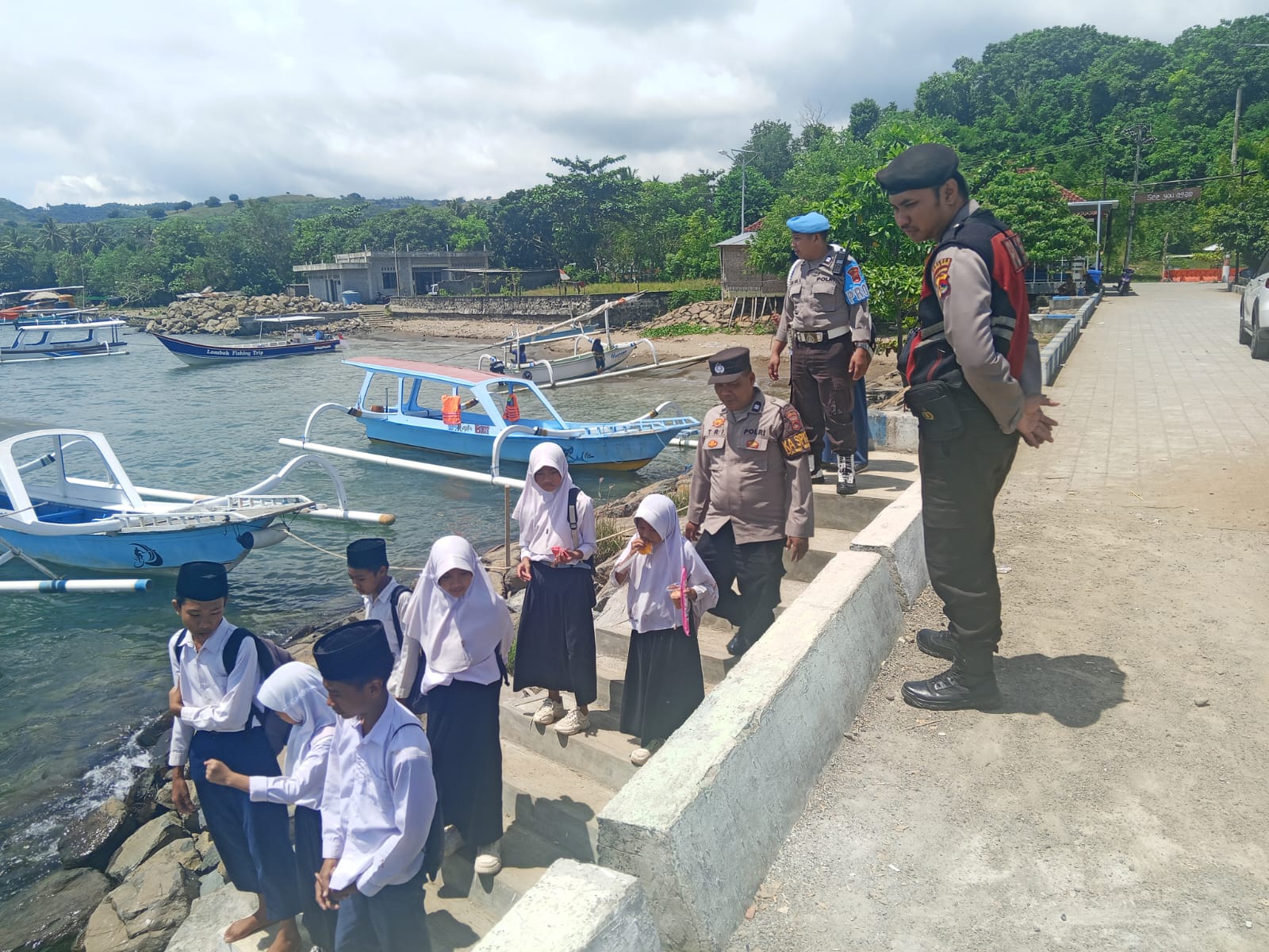 Upaya Polsek Sekotong Ciptakan Keamanan Lewat Patroli Rutin di Kawasan Wisata