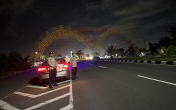 Polsek Kediri Intensifkan Patroli Malam ‘Blue Light’ Jalur Berpotensi Rawan di Lombok Barat