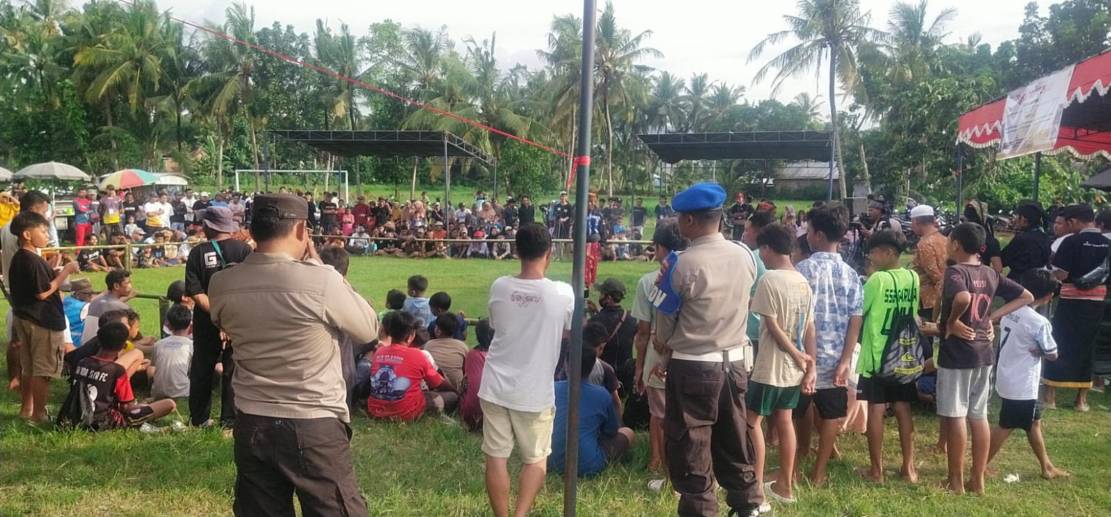 Polsek Kuripan Amankan Pagelaran Peresean dengan Profesional dan Humanis