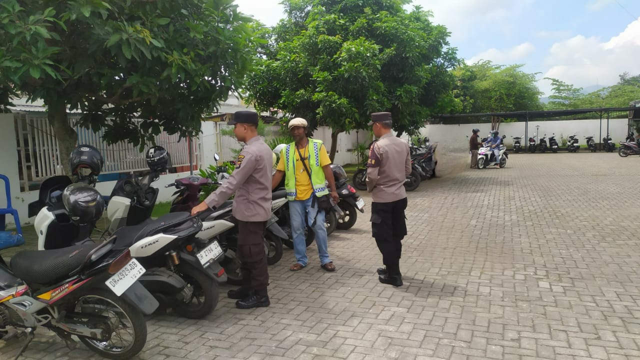 Tingkatkan Keamanan, Polsek Gerung Intensifkan Patroli Antisipasi Premanisme dan Kejahatan Lainnya