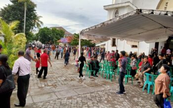 Ratusan Jemaat Hadiri Ibadah di Gereja Katolik St Antonius