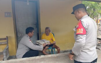 Polsek Sekotong Dukung Program Lombok Barat Mantap lewat Aksi Sosial