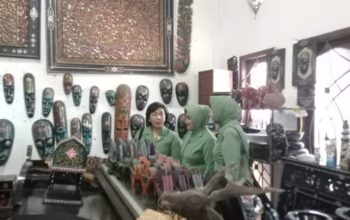 Ketua Persit KCK PD IX/Udayana Tinjau Sentra Cukli di Mataram
