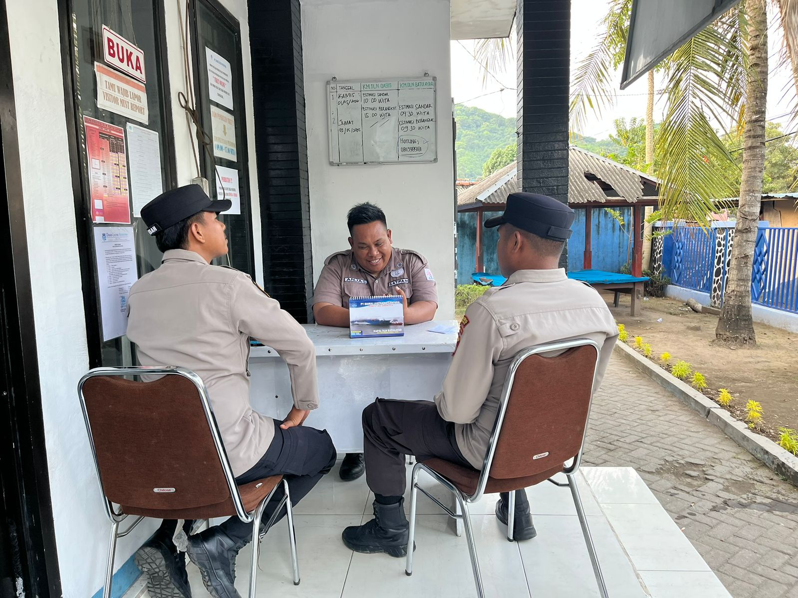 Cegah Premanisme, Polsek Lembar Perkuat Patroli di Pelabuhan