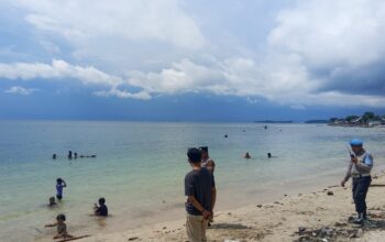 Pantai Elak-Elak: Polisi Jaga Keamanan, Wisatawan Tenang