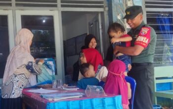 Babinsa Kawal Posyandu Teratai II, Dukung Tumbuh Kembang Balita Sejak Dini
