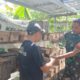 TNI Bantu Tingkatkan Kualitas Produksi Madu Warga